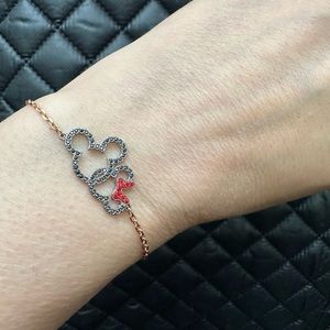 Beautiful Swarovski Mickey+Minnie collection bracelet